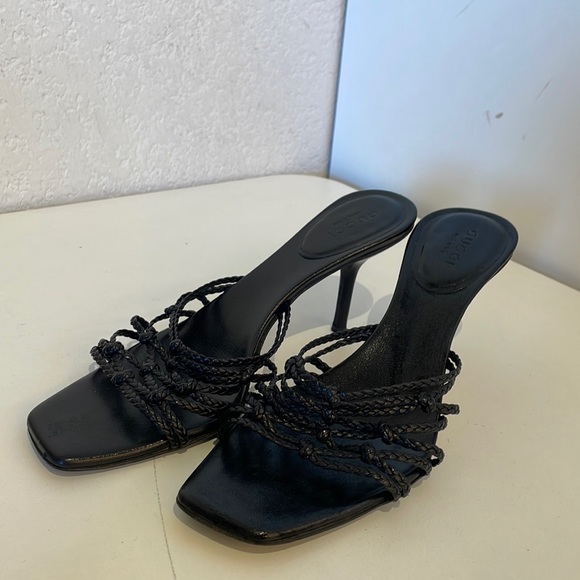 Gucci Shoes - Gucci strappy sandals